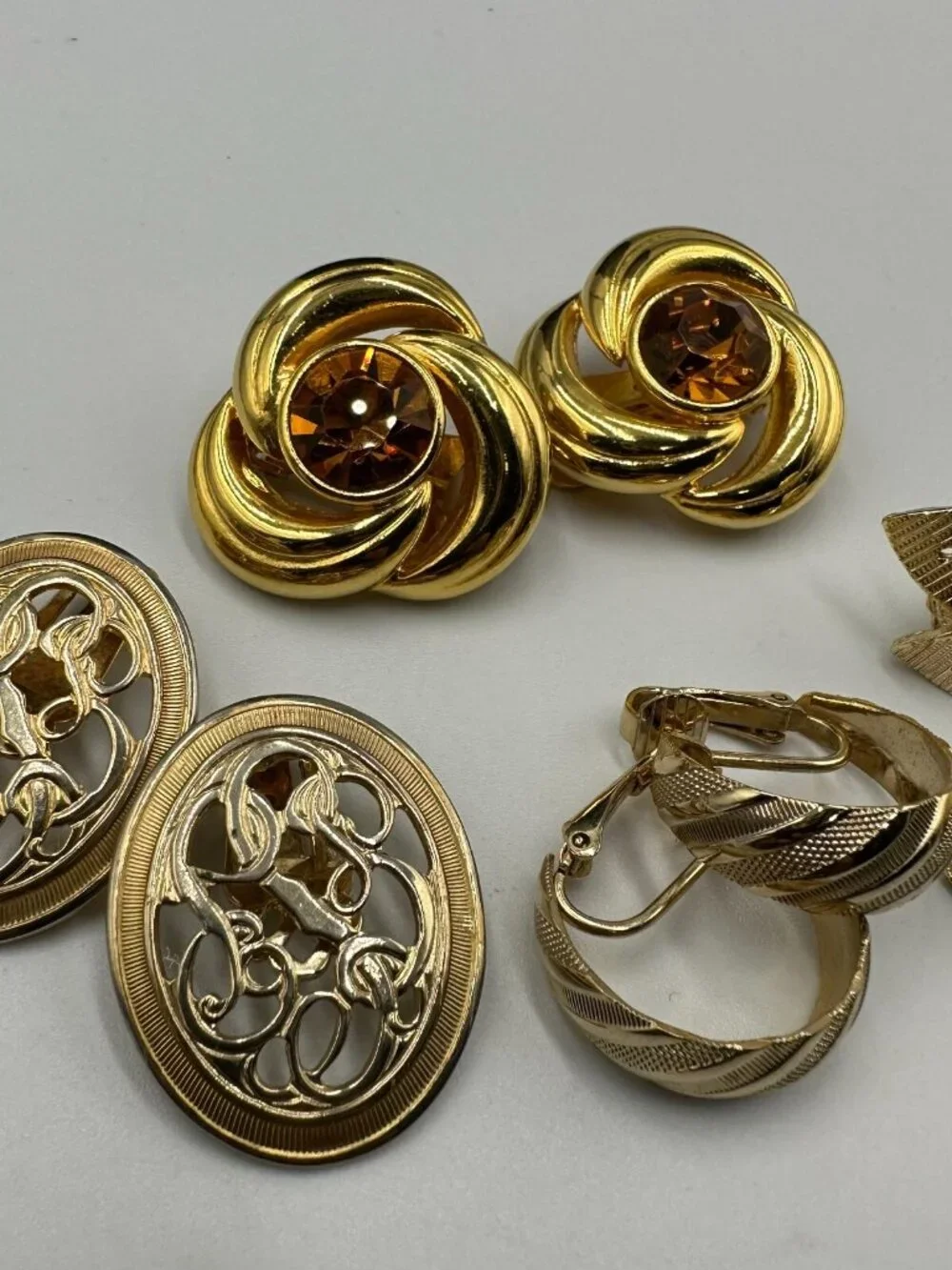 Vintage Clip On Earrings Lot Mixed Gold Tone Hoop Swirl Leaf Retro 4 Pairs